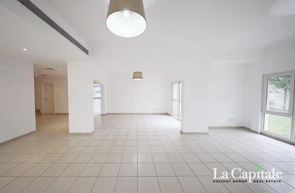 Villa - 5 Bedrooms - 6 Bathrooms for rent in Meadows 2 - Meadows - Dubai