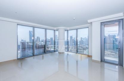Apartment - 2 Bedrooms - 2 Bathrooms for sale in Boulevard Point - Downtown Dubai - Dubai
