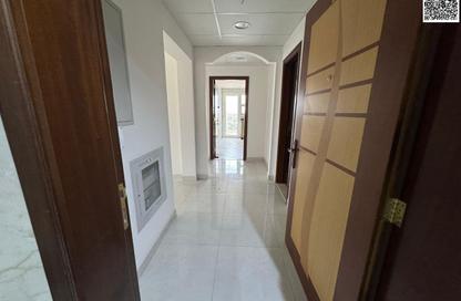 Apartment - 2 Bedrooms - 3 Bathrooms for rent in Al Rumailah building - Al Rumailah 2 - Al Rumaila - Ajman