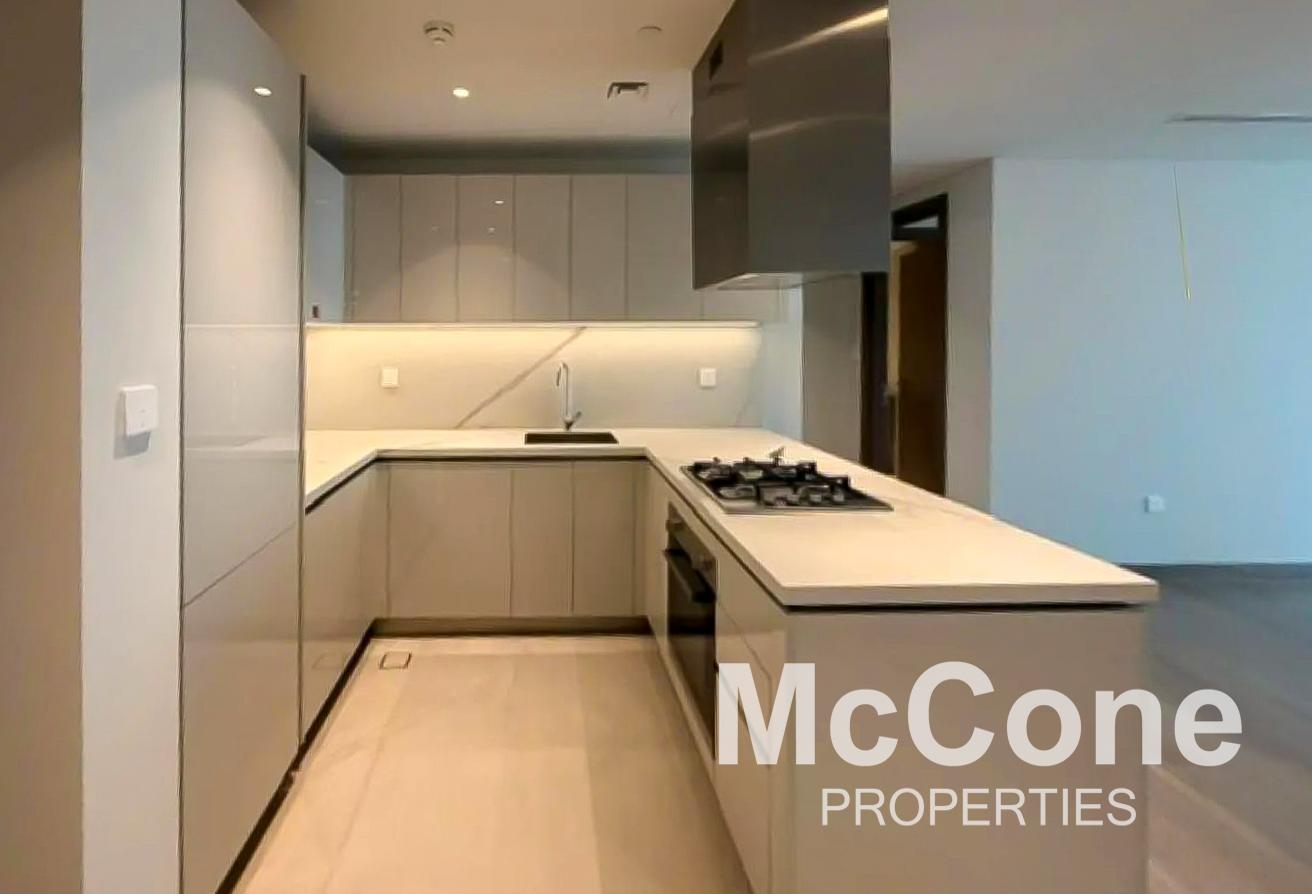 Spacious Layout | Fully Furnished | Available Sep photo 5
