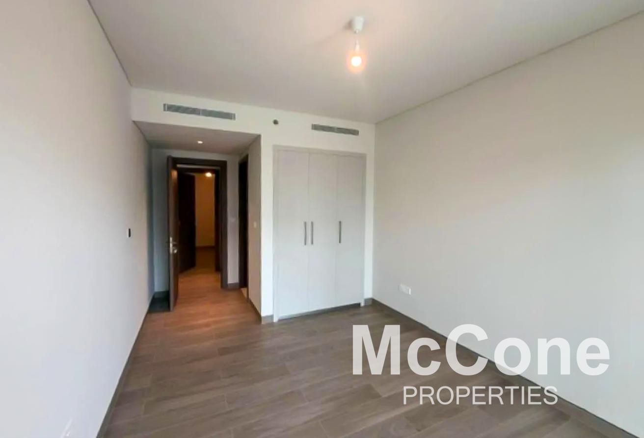 Spacious Layout | Fully Furnished | Available Sep photo 6