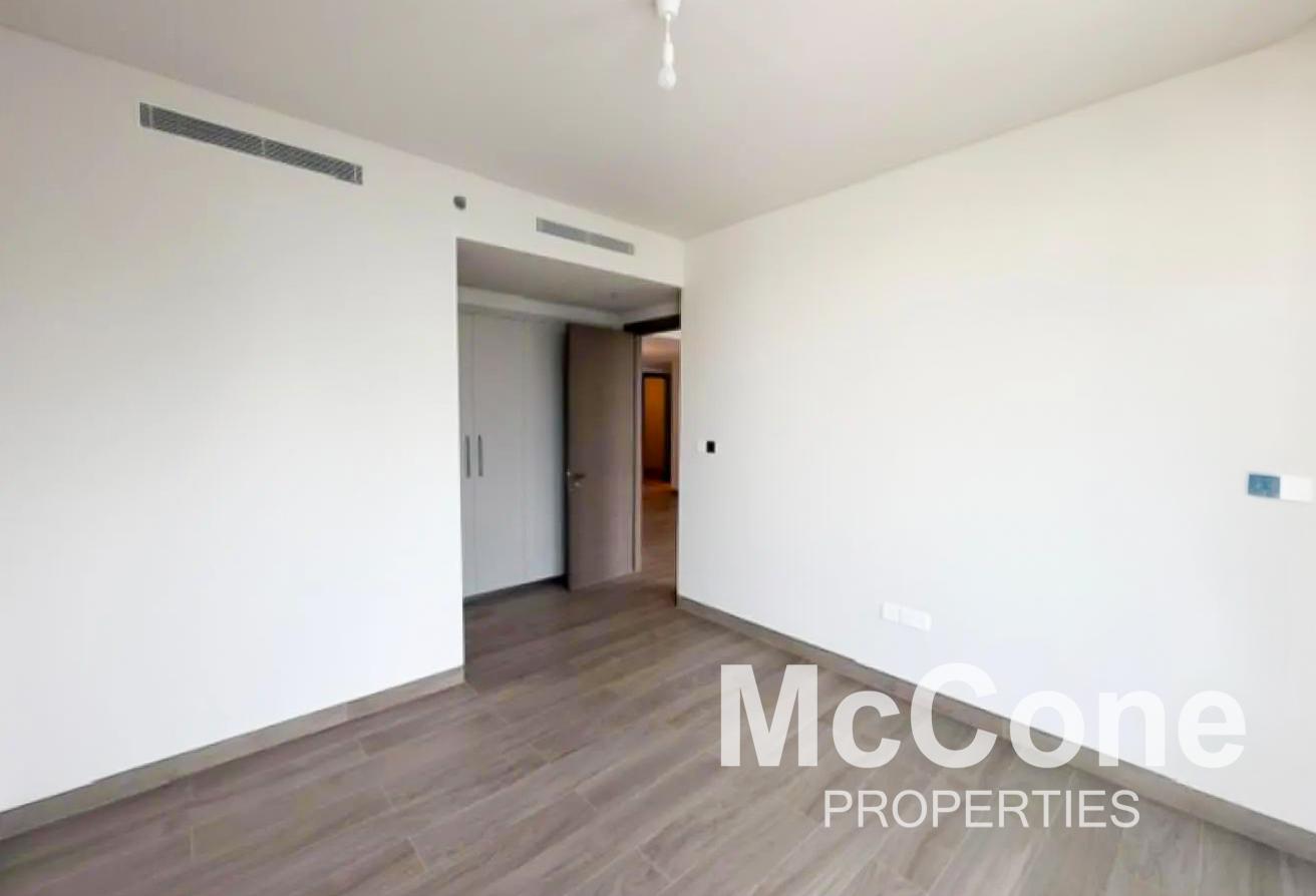 Spacious Layout | Fully Furnished | Available Sep photo 8