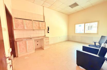 Apartment - Studio - 1 for rent in Fire Station Road - Muwaileh - Sharjah