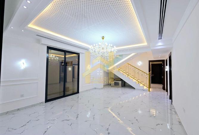 98240935 - Property Image 3