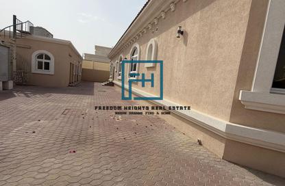 Villa - 4 Bedrooms - 6 Bathrooms for rent in Al Riqaibah - Al Suyoh - Sharjah