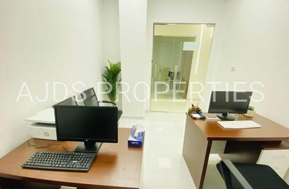 Office Space - Studio - 1 Bathroom for rent in Red Avenue - Al Garhoud - Dubai