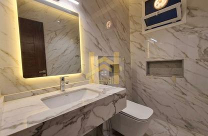 عمارة بالكامل - 7+ - 7+ للايجار في أم الثعوب - أم القيوين