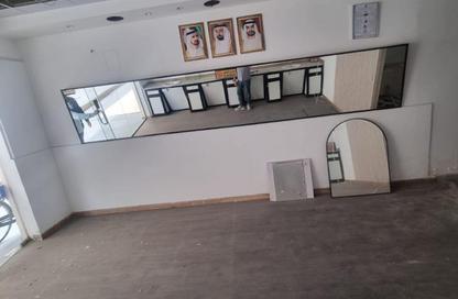 Shop - Studio - 1 Bathroom for rent in Abu shagara Building 2 - Budaniq - Al Qasimia - Sharjah