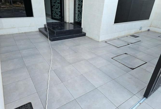 135602906 - Property Image 3