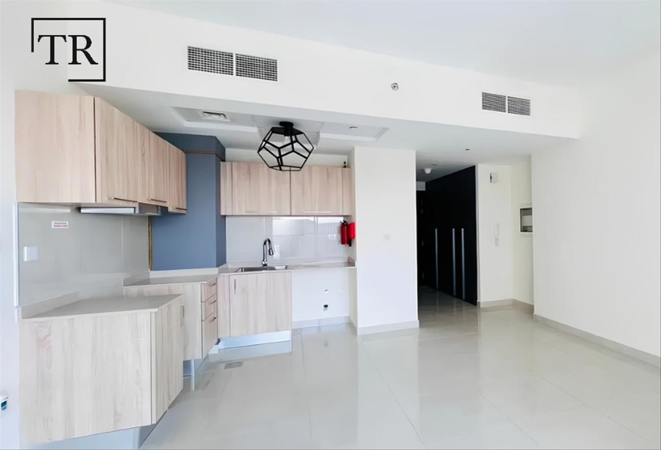 Spacious | Finishes | Relaxing Pool Views photo 4