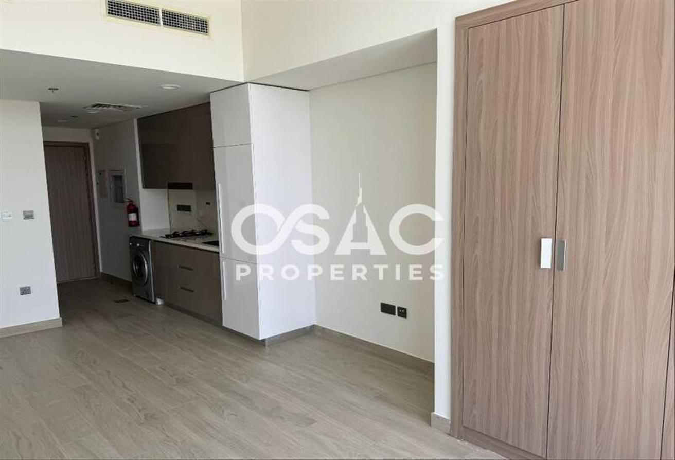 STUDIO APARTMENT | HIGH FLOOR | UNFURNISHED photo 3