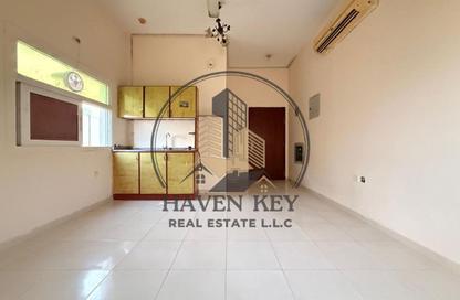 Apartment - Studio - 1 for rent in Fire Station Road - Muwaileh - Sharjah