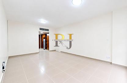 Apartment - Studio - 1 Bathroom for rent in Golden Sands 6 - Al Mankhool - Bur Dubai - Dubai