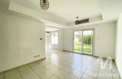 Villa - 2 Bedrooms - 3 Bathrooms for rent in Springs 12 - The Springs - Dubai