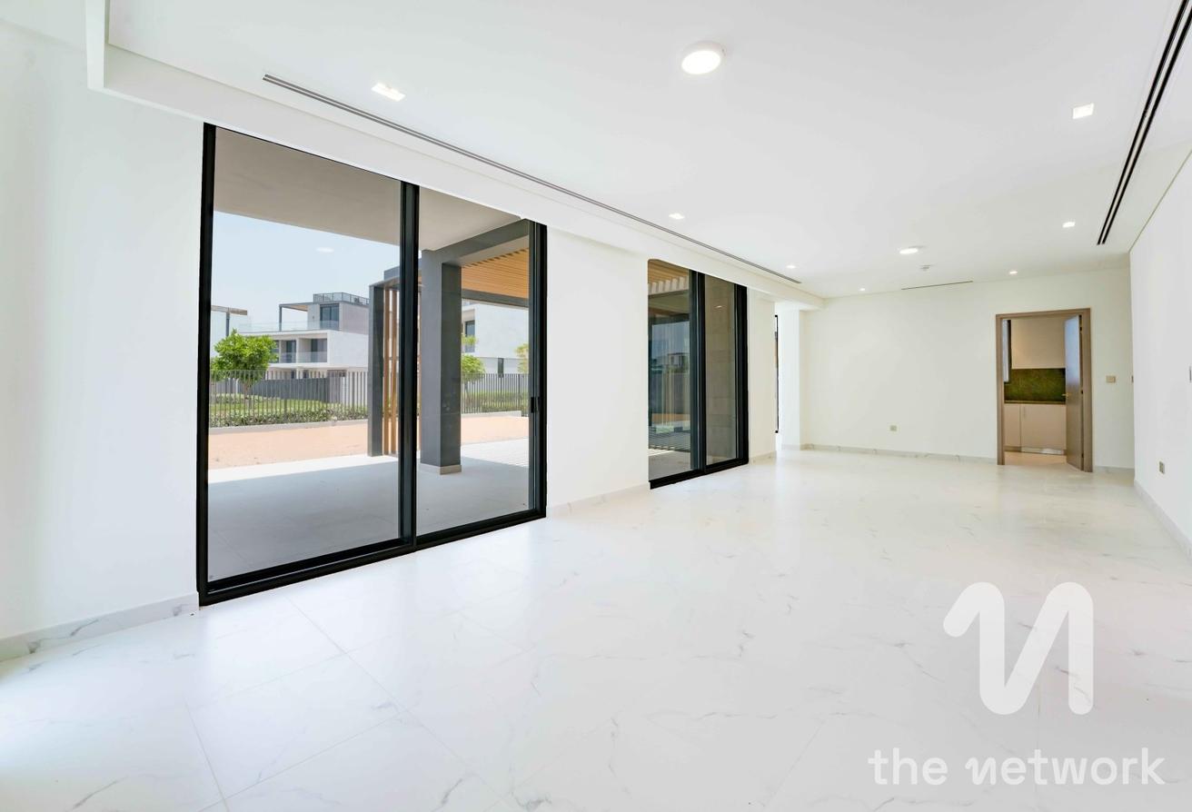 Central Perk View | Vacant | View Today photo 3