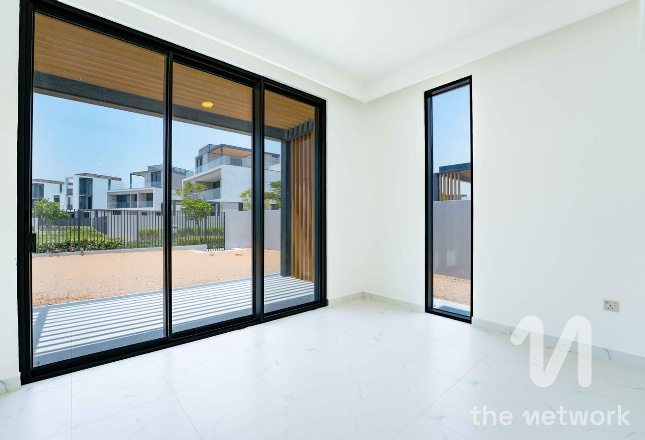 Central Perk View | Vacant | View Today photo 6