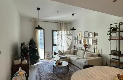 Apartment - 3 Bedrooms - 3 Bathrooms for sale in Hayat Boulevard 2B - Hayat Boulevard 2 - Hayat Boulevard - Town Square - Dubai