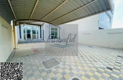 فيلا - 5 غرف نوم - 6 حمامات للايجار في قرية الاميرة - الياسمين - عجمان