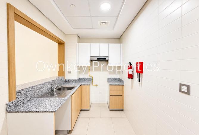 21 Days Free | 6 to 12 Cheques | Sea View |Parking
