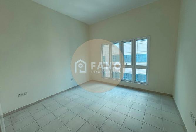 121988010 - Property Image 3