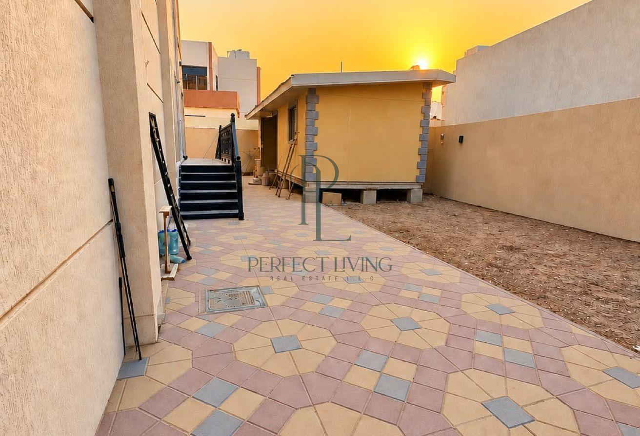 Spacious Villa| Large Plot | Premium Family Living photo 12
