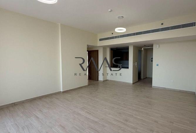 Spacious Layout / Unfurnished / Multiple Options — photo 2