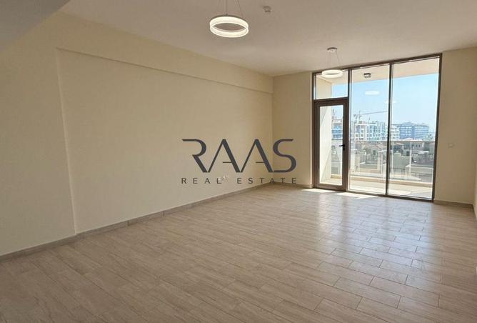 Spacious Layout / Unfurnished / Multiple Options — photo 3