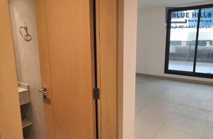 Apartment - 3 Bedrooms - 5 Bathrooms for rent in Al Satwa - Dubai