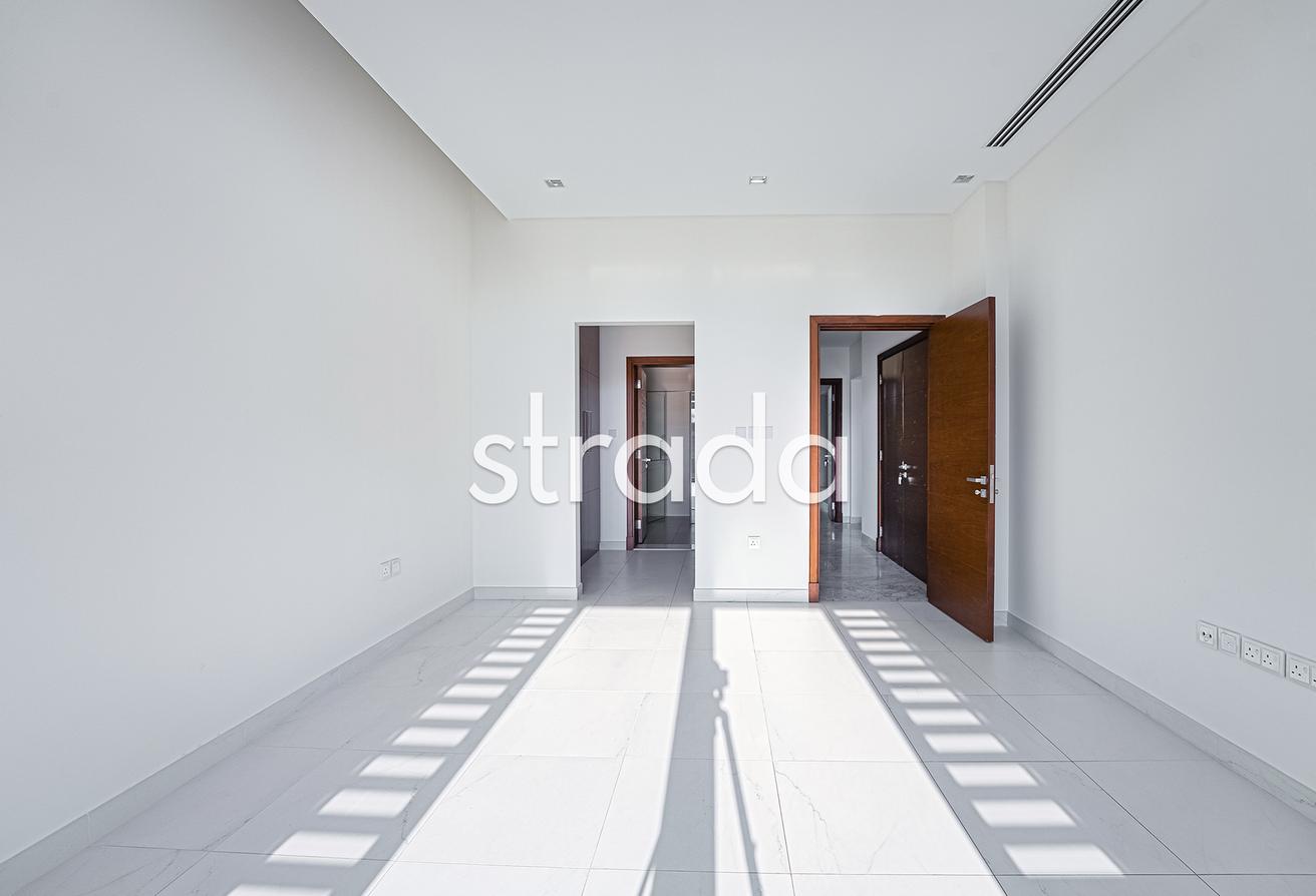 Landscaped | Contemporary | 4BR photo 11