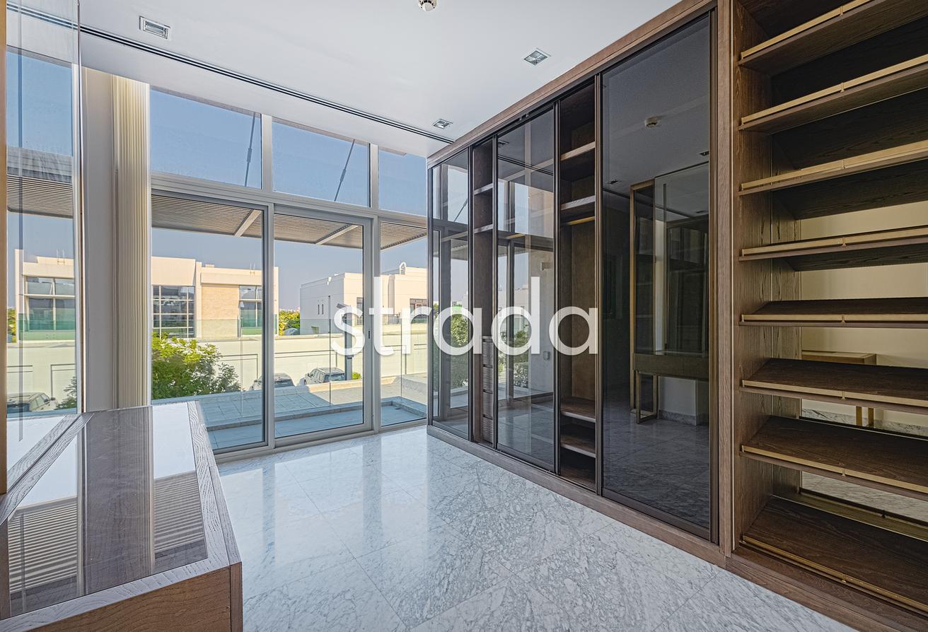 Landscaped | Contemporary | 4BR photo 13