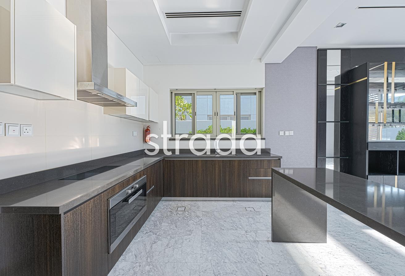 Landscaped | Contemporary | 4BR photo 4