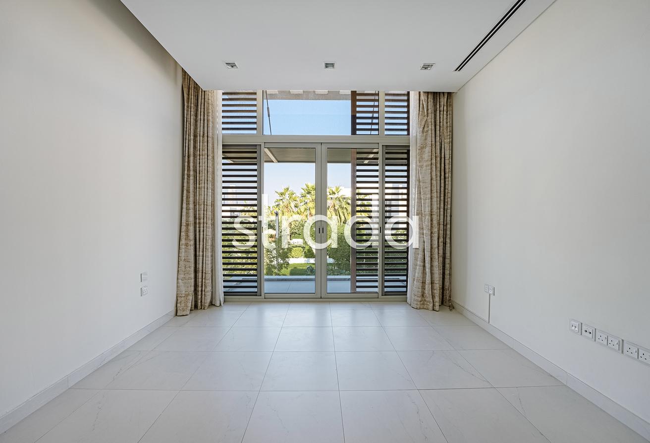 Landscaped | Contemporary | 4BR photo 12