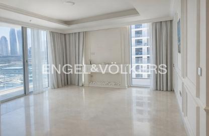 Apartment - 2 Bedrooms - 2 Bathrooms for rent in Palace Beach Residence Tower 2 - Palace Beach Residence - Emaar Beachfront - Dubai Harbour - Dubai