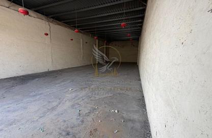 Warehouse - Studio - 2 Bathrooms for rent in Industrial Building 13 - Industrial Area 13 - Sharjah Industrial Area - Sharjah