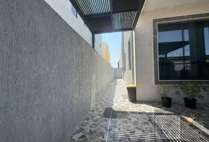137440129 - Property Image 3