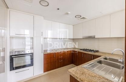 Apartment - 2 Bedrooms - 2 Bathrooms for sale in Burj Vista Tower 1 - Burj Vista - Downtown Dubai - Dubai