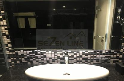 Apartment - 1 - 2 for sale in Bay's Edge - Business Bay - Dubai