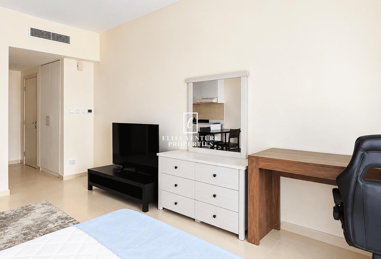 FULLY FURNISHED | SPACIOUS STUDIO | PRIME LOCATION photo 5