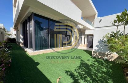 Villa - 5 Bedrooms - 6 Bathrooms for sale in West Yas - Yas Island - Abu Dhabi