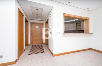 Apartment - 1 Bedroom - 2 Bathrooms for rent in Al Khushkar - Shoreline Apartments - Palm Jumeirah - Dubai