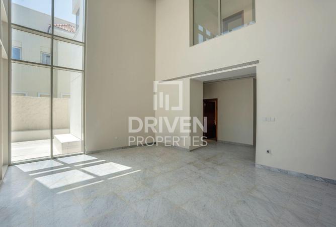 73111412 - Property Image 3