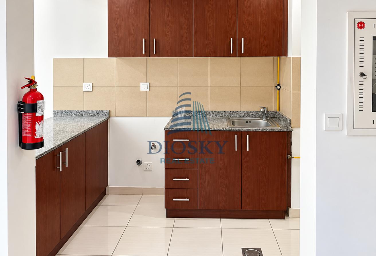 Spacious | Well Maintained | Chiller Free photo 3