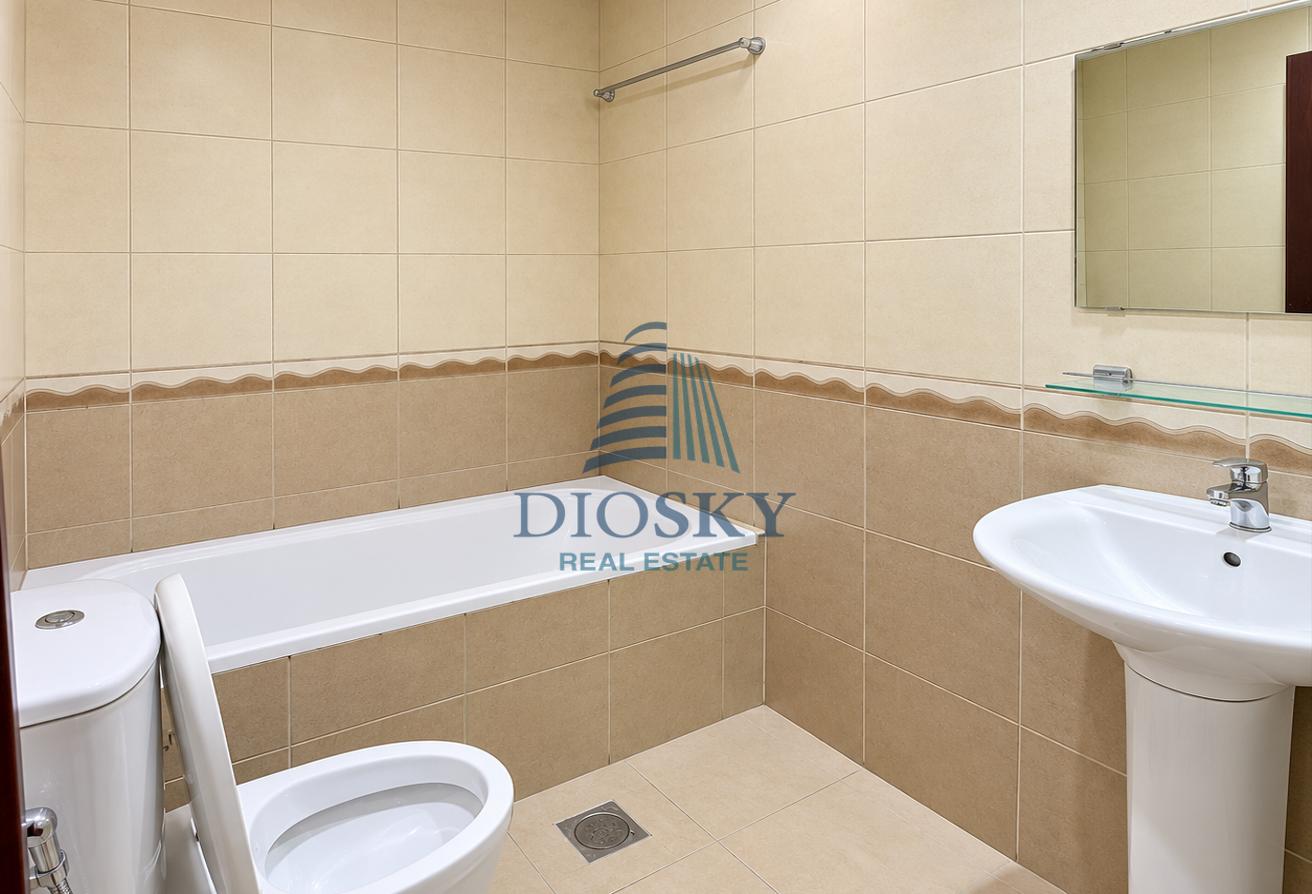 Spacious | Well Maintained | Chiller Free photo 11