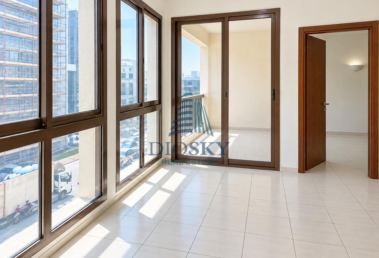Spacious | Well Maintained | Chiller Free photo 6