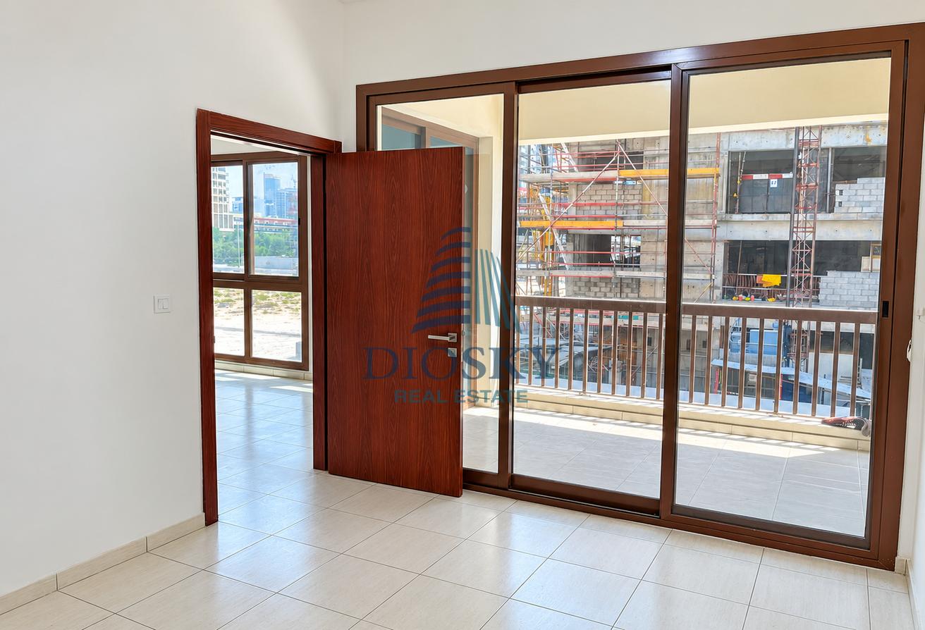 Spacious | Well Maintained | Chiller Free photo 5