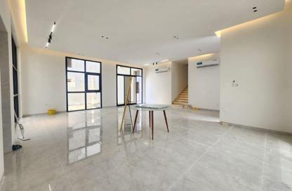 Villa - 4 Bedrooms - 5 Bathrooms for rent in Al Aweer 1 - Al Aweer - Dubai