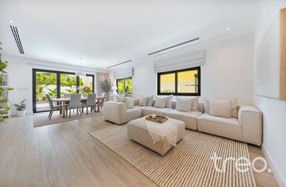 Villa - 4 - 4 for sale in District 7 - Jumeirah Park - Dubai Villa - 4 - 4 for sale in District 7 - Jumeirah Park - Dubai