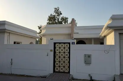 Villa - 4 Bedrooms - 3 Bathrooms for rent in Jumeirah 3 Villas - Jumeirah 3 - Jumeirah - Dubai