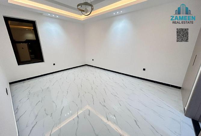 72307186 - Property Image 2