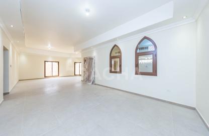 Villa - 4 - 6 for rent in Jumeirah 3 Villas - Jumeirah 3 - Jumeirah - Dubai
